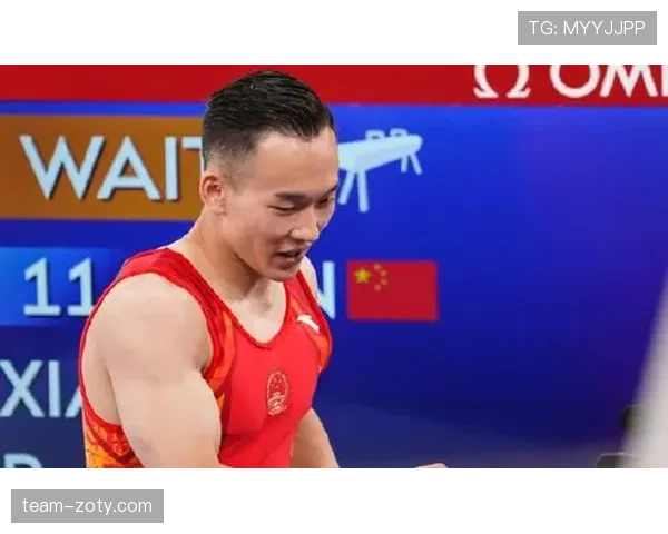 肖若腾赛前啃鸡腿，领奖台下喝蛋白粉像在逃饭桶